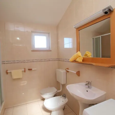 Apartamento Jela *