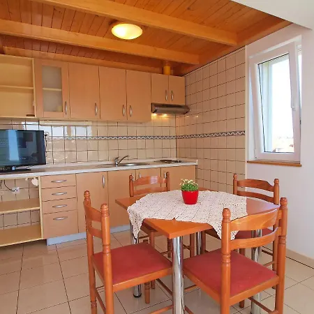 Apartamento Jela *